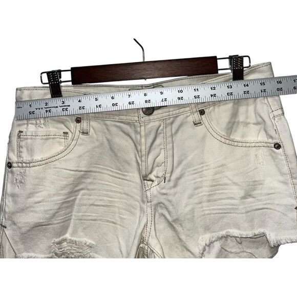 Free People Women's Ivory Denim Distressed Mini Shorts Size 26 Cutoff Festival - Picture 5 of 6